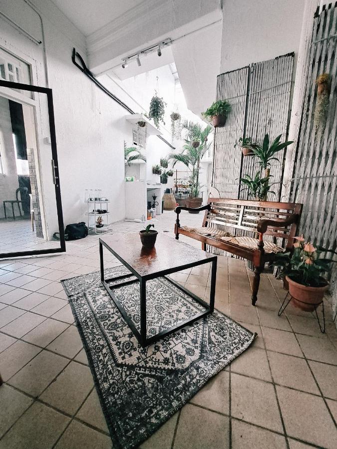111 Hutton Lane Hostel Georgetown Luaran gambar